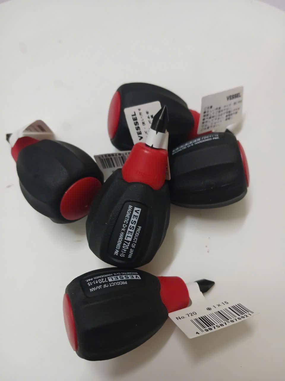 Tô vít ngắn 4 cạnh Vessel No.720+1×15