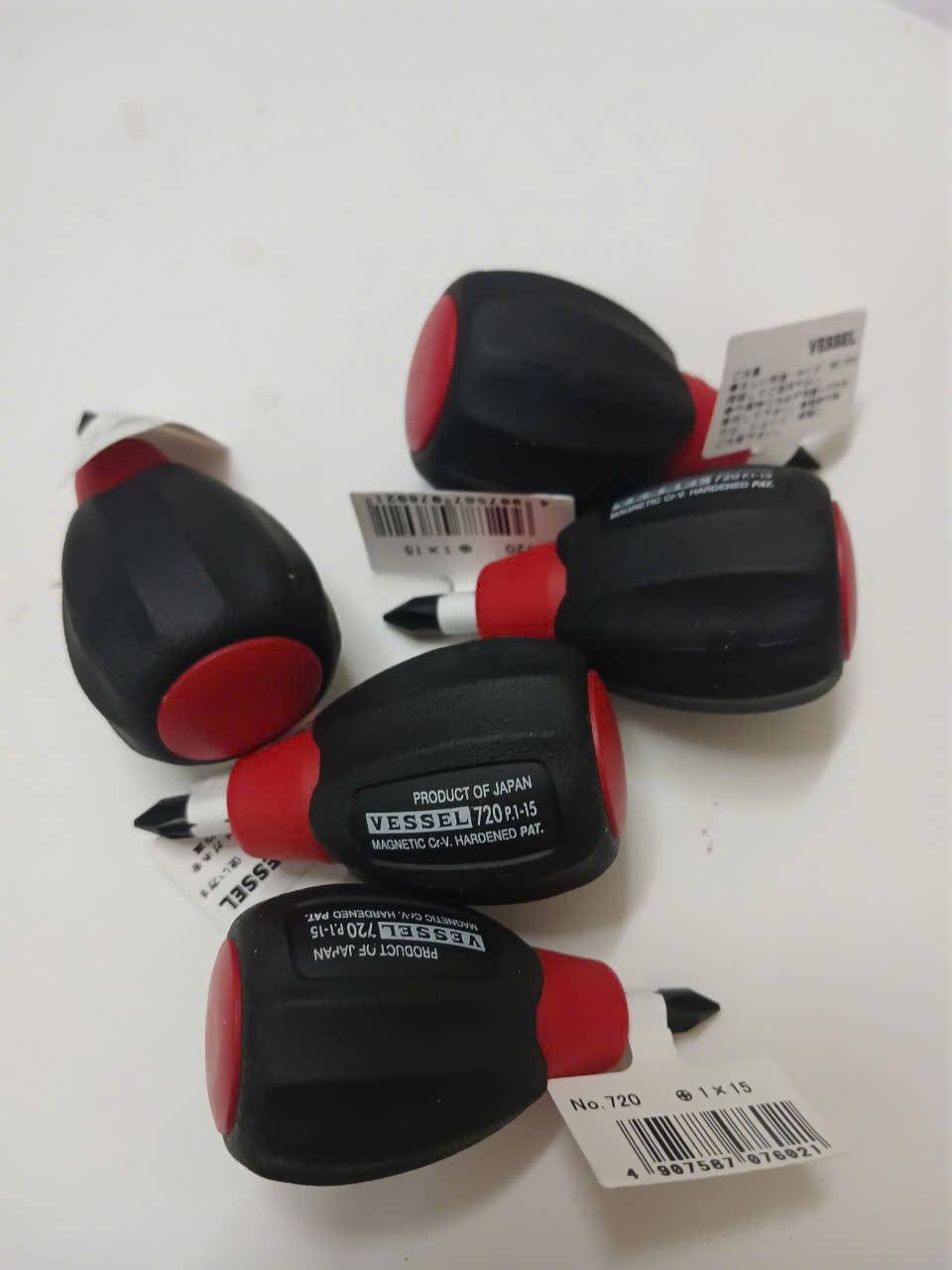 Tô vít ngắn 4 cạnh Vessel No.720+1×15