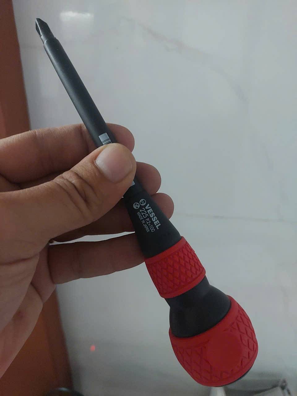 Tô vít cách điện Vessel No.225+2×100