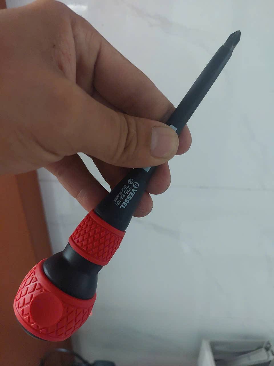 Tô vít cách điện Vessel No.225+2×100