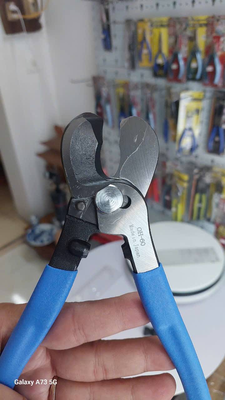 z6015331289241_04e9c08e6a1618a496131a96e735433d Kìm cắt cáp điện 1 tay 250mm Tsunoda OH-60