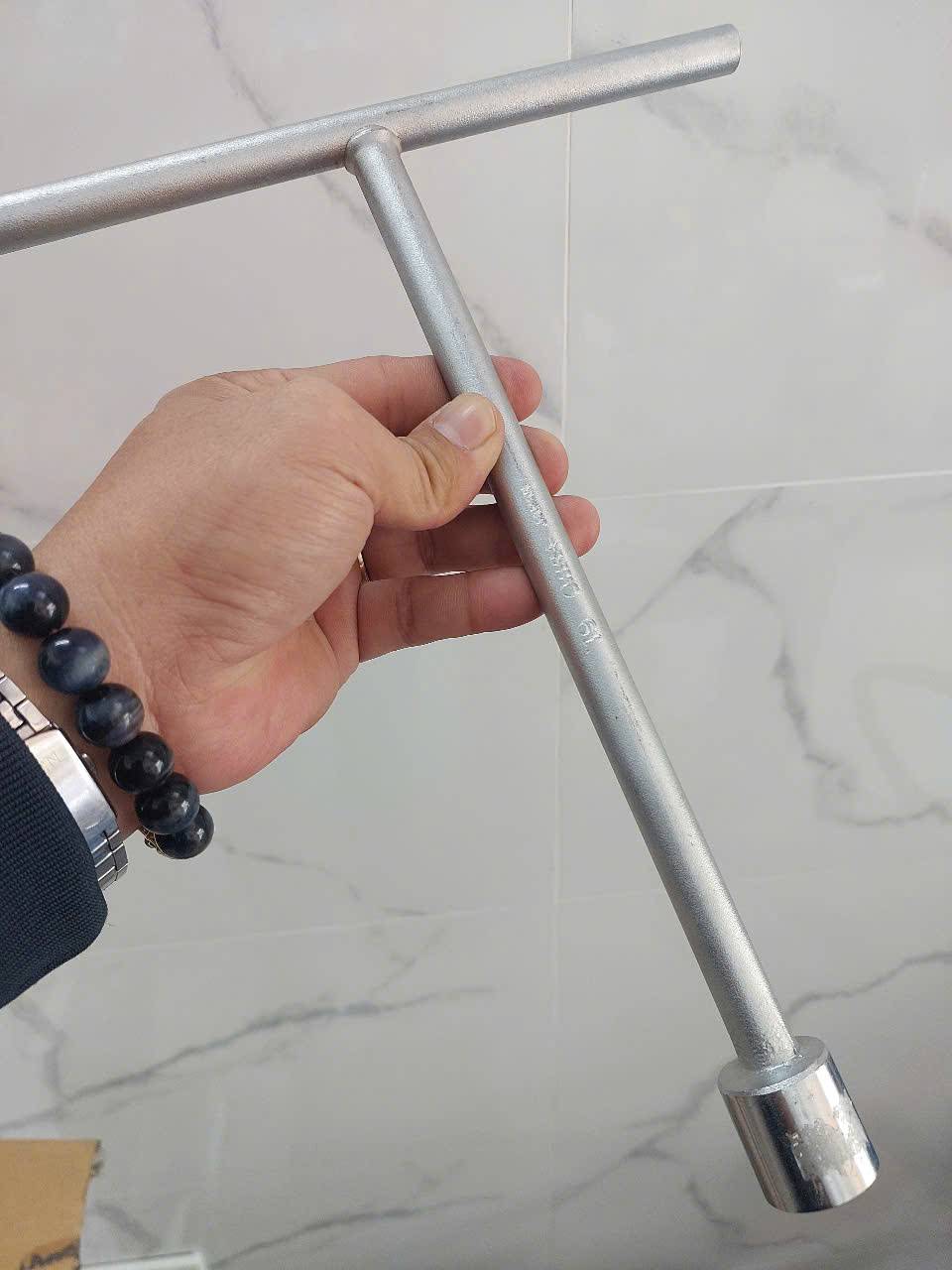 Tuýp vặn ốc chữ T 19mm OURA TW0019