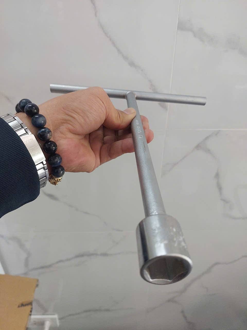 z7406377332480_a23c023a6ba77d96d5306ca7f72ca5ee Tuýp vặn ốc chữ T 19mm OURA TW0019