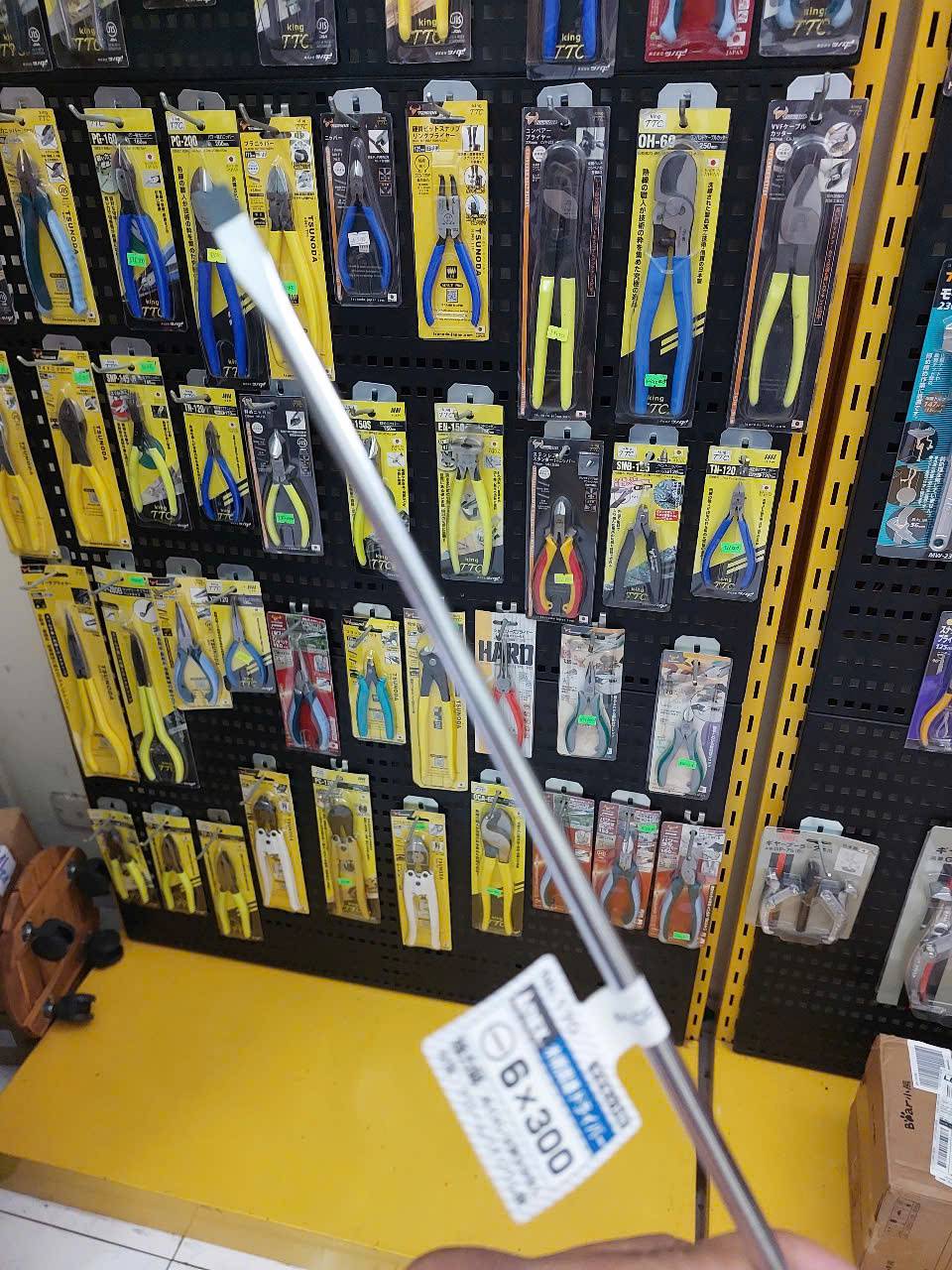 z7237678391929_bfd59e3d44df47a3ac2590026e1af4e7 Tô vít đóng 2 cạnh tay gỗ Anex No.170-6×300