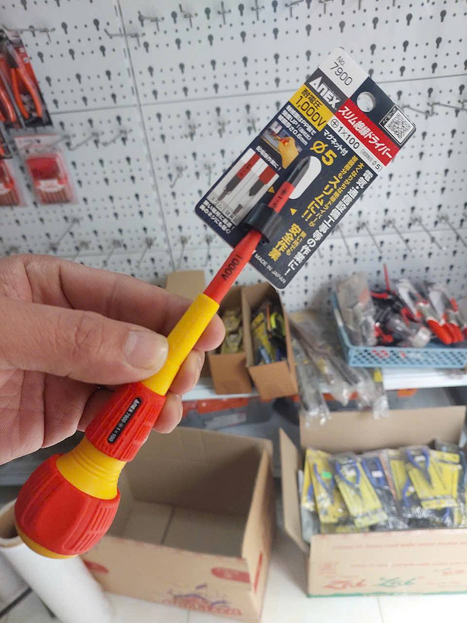 Tô vít cách điện cán tròn Anex No.7900+1×100