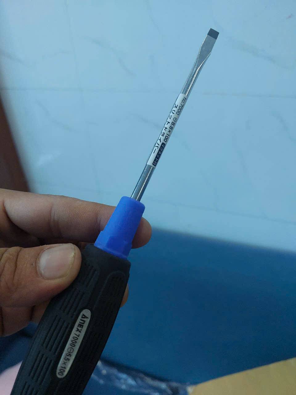 Tô vít cán cao su Anex No.7000-5.5×100