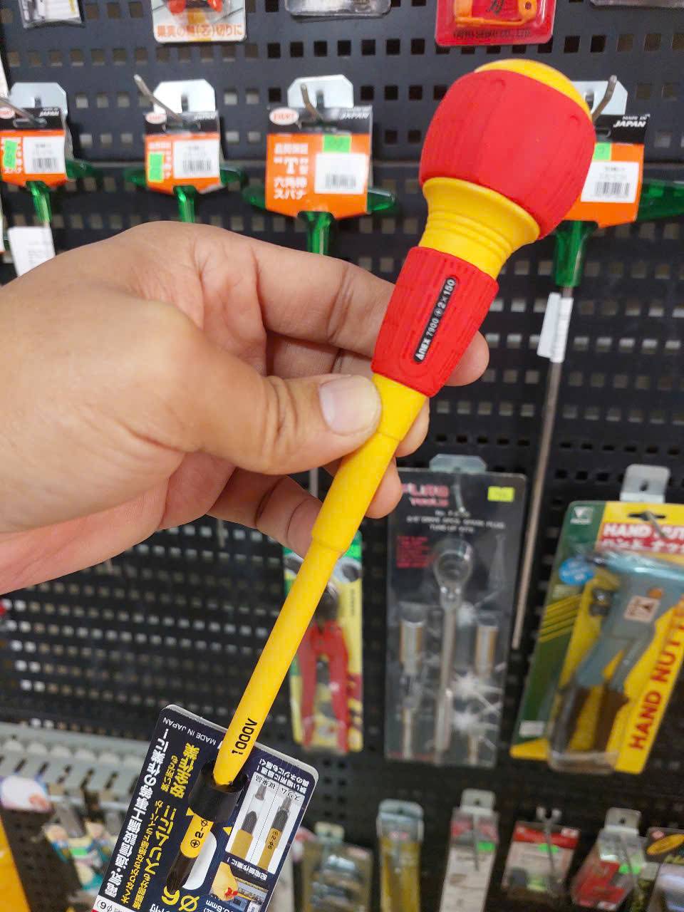 Tô vít cách điện cán tròn Anex No.7900+2×150