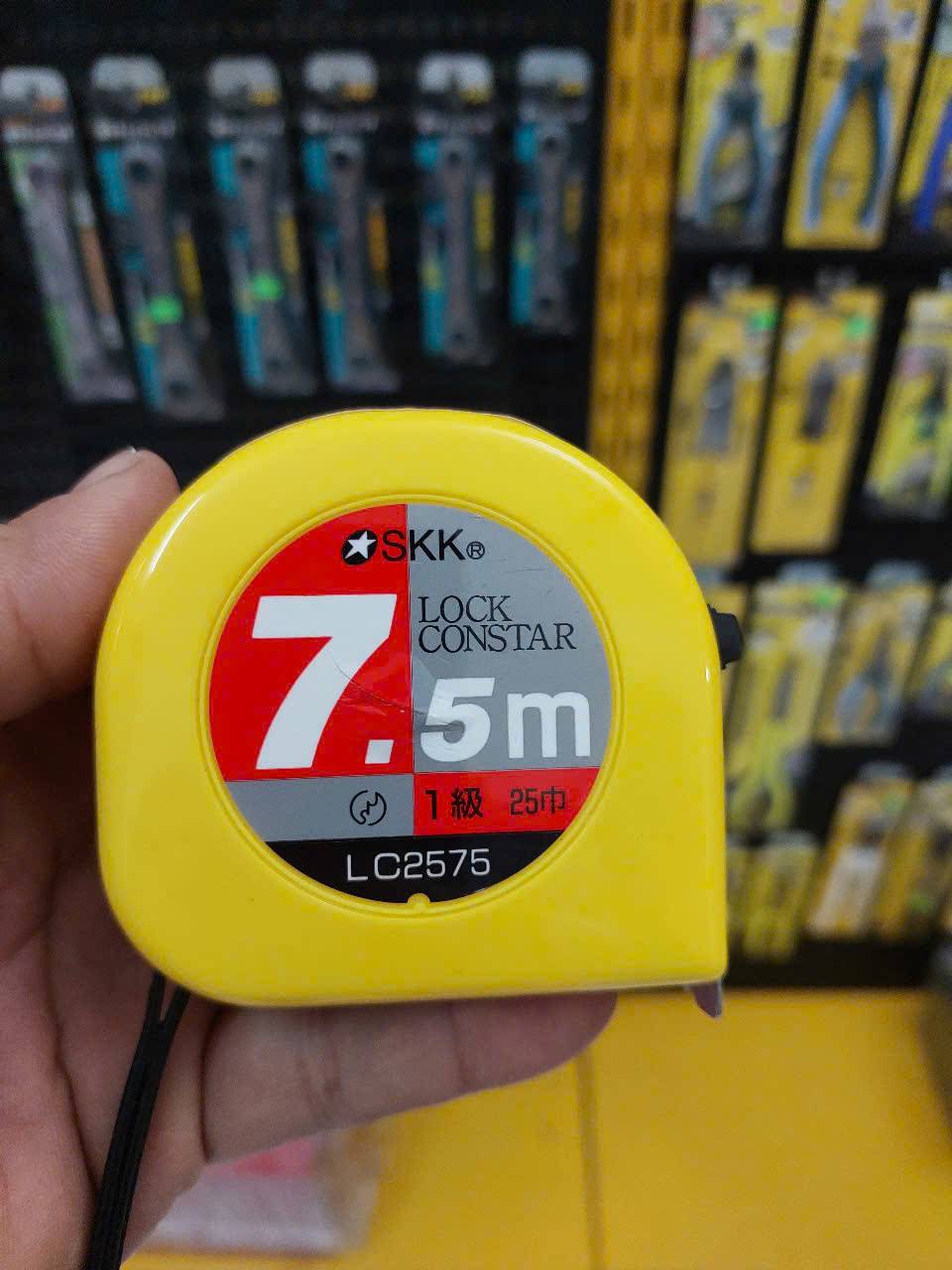 Thước cuộn thép dài 7.5M SKK LC2575 (Japan)