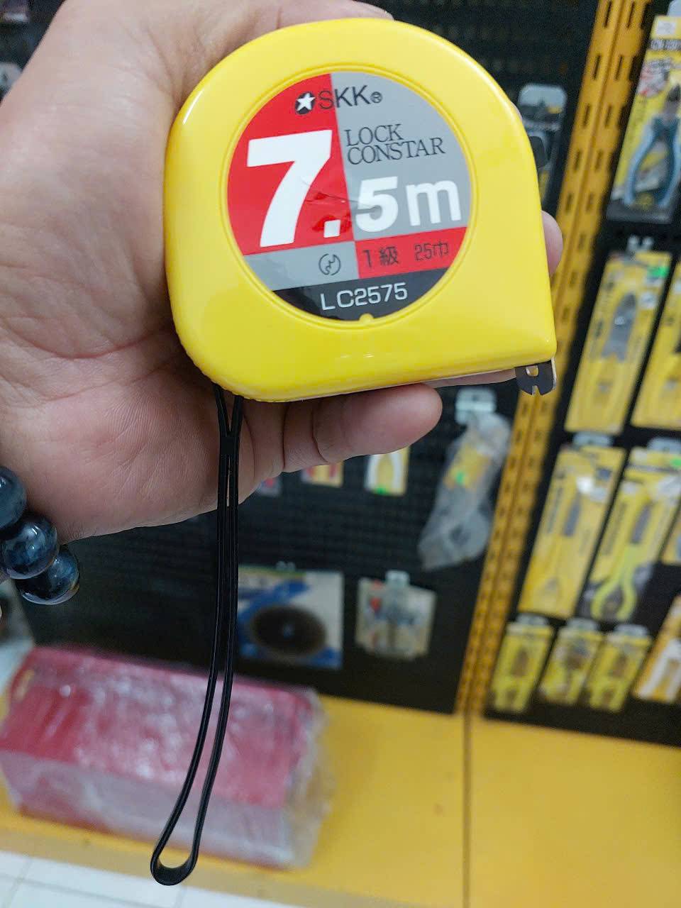 Thước cuộn thép dài 7.5M SKK LC2575 (Japan)