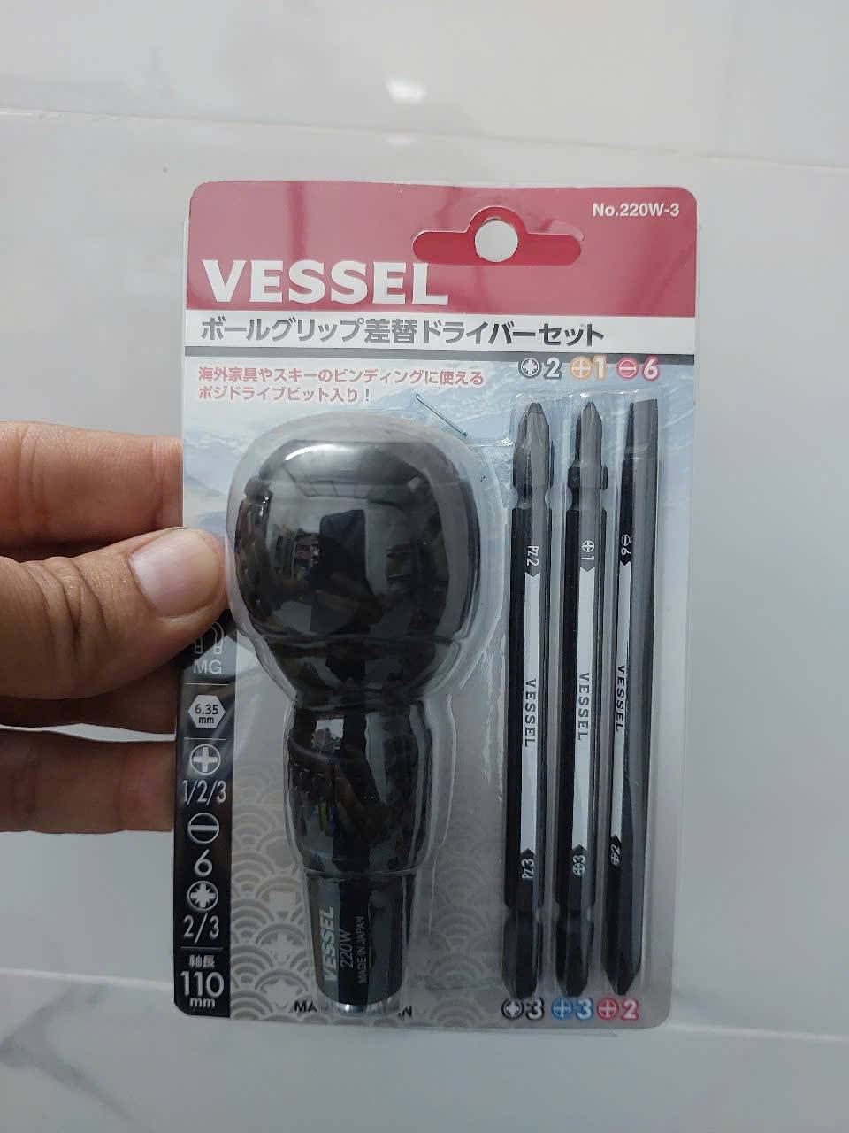 Bộ Tô Vít Cán Tròn Có Thể Đổi Đầu Vessel 220W-3(W/ 3 Bits)