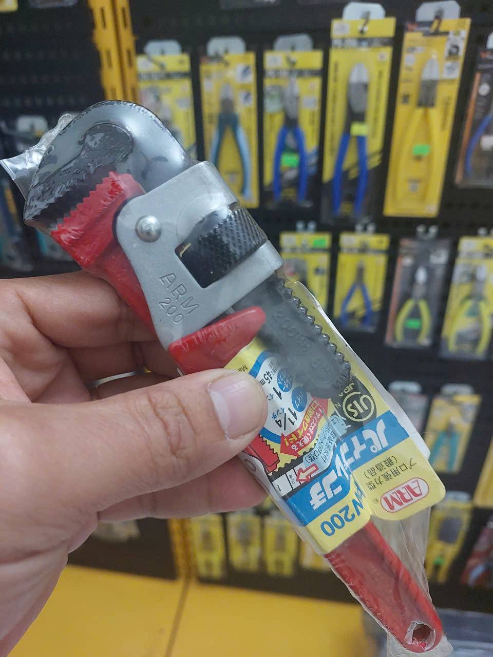 Mỏ lết răng thân sắt ARM PW-200