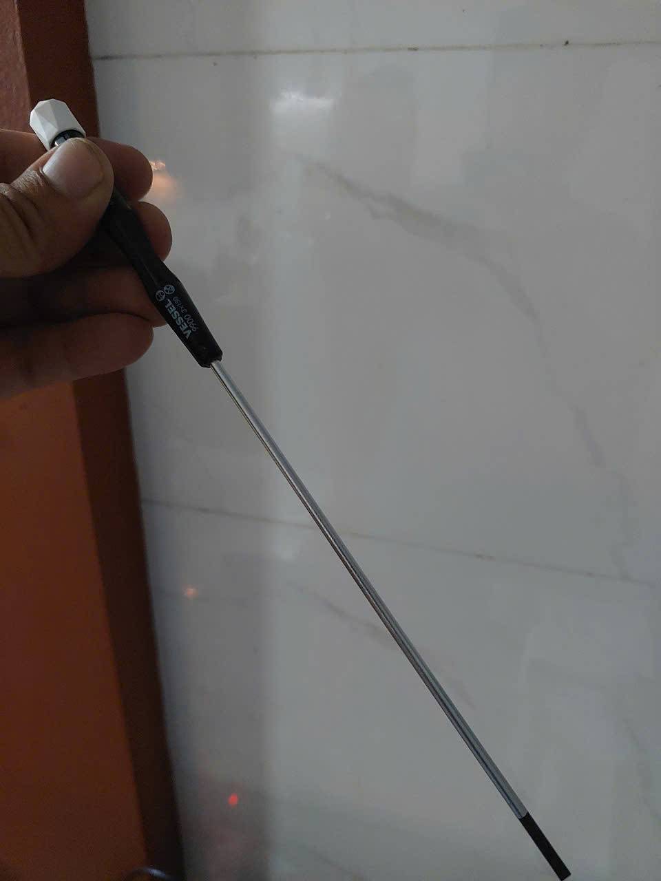 Tô vít dẹp 2 cạnh Vessel No.9900-3×150 (Nắp trắng xuất khẩu)