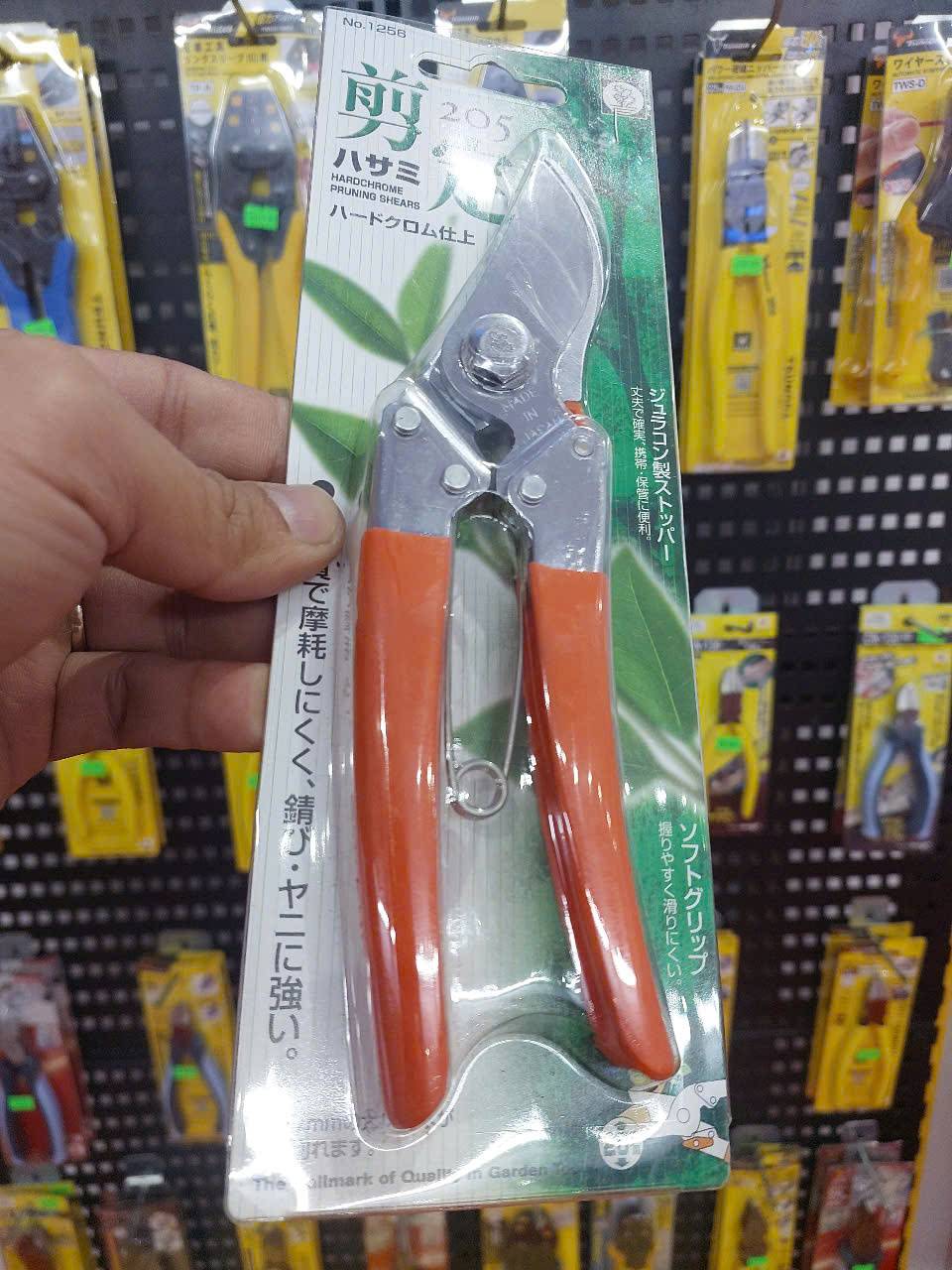 z7274180273372_be490eee0dd254f6d74eeac8bf70fbd1 Kéo cắt tỉa cành No.1256 Saboten Nhật Bản