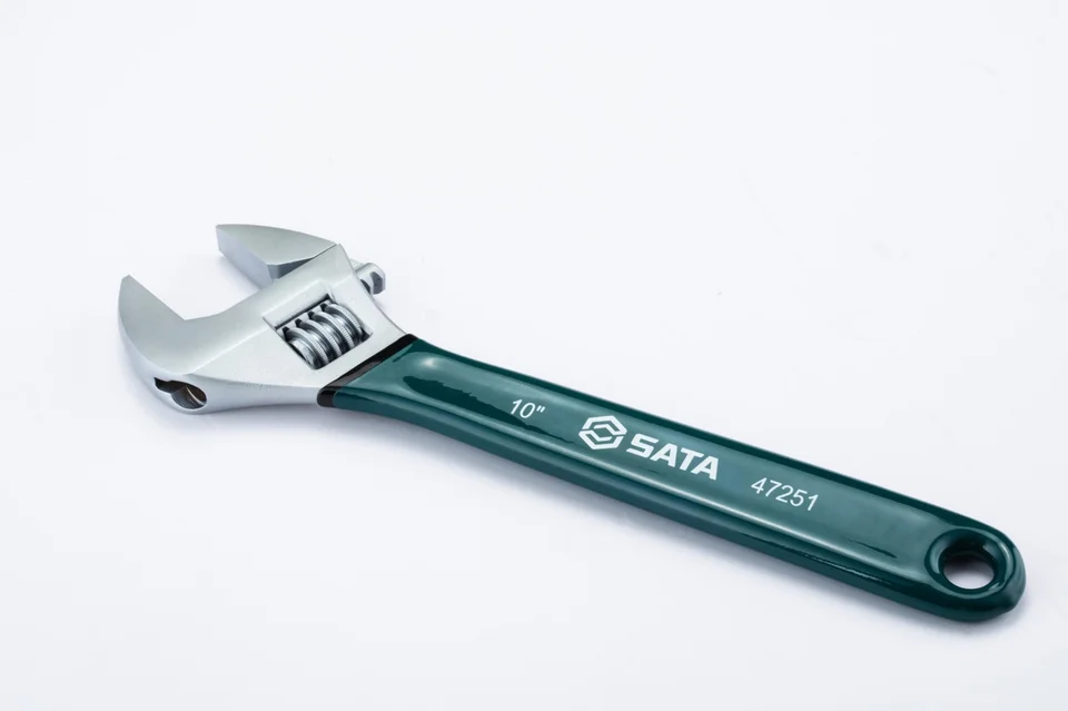Mỏ lết cán bọc nhựa kích thước 10 inch SATA 47251