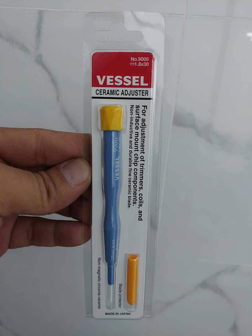 Tua vít hiệu chỉnh bằng gốm cao cấp Vessel No.9000(E)-1.8×30