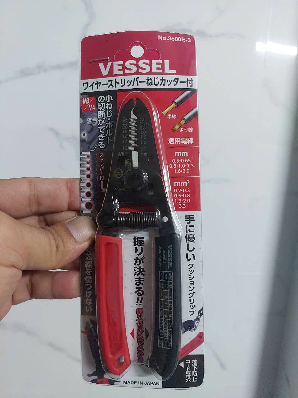 Kìm tuốt dây điện tích hợp chức năng cắt ốc vít chuyên nghiệp VESSEL No.3500E-3