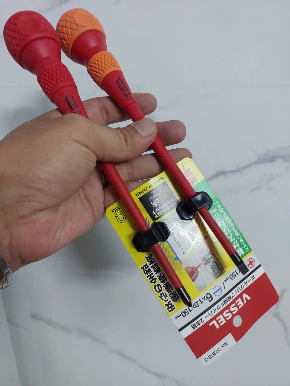 Bộ 2 tua vít cách điện tay cầm hình cầu (Ball Grip) cao cấp VESSEL No.202PS-2
