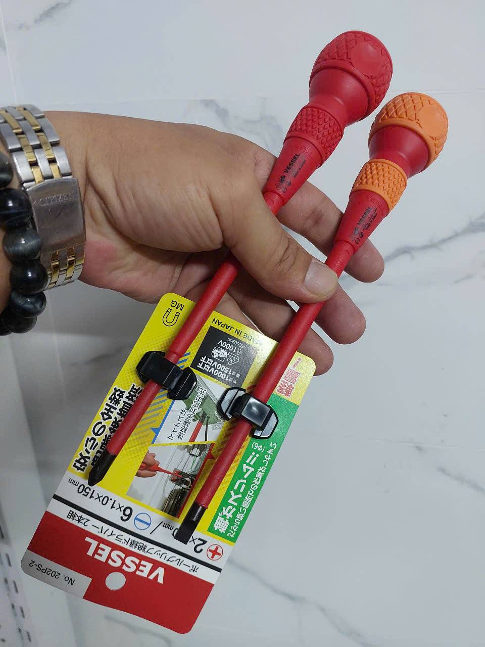 Bộ 2 tua vít cách điện tay cầm hình cầu (Ball Grip) cao cấp VESSEL No.202PS-2